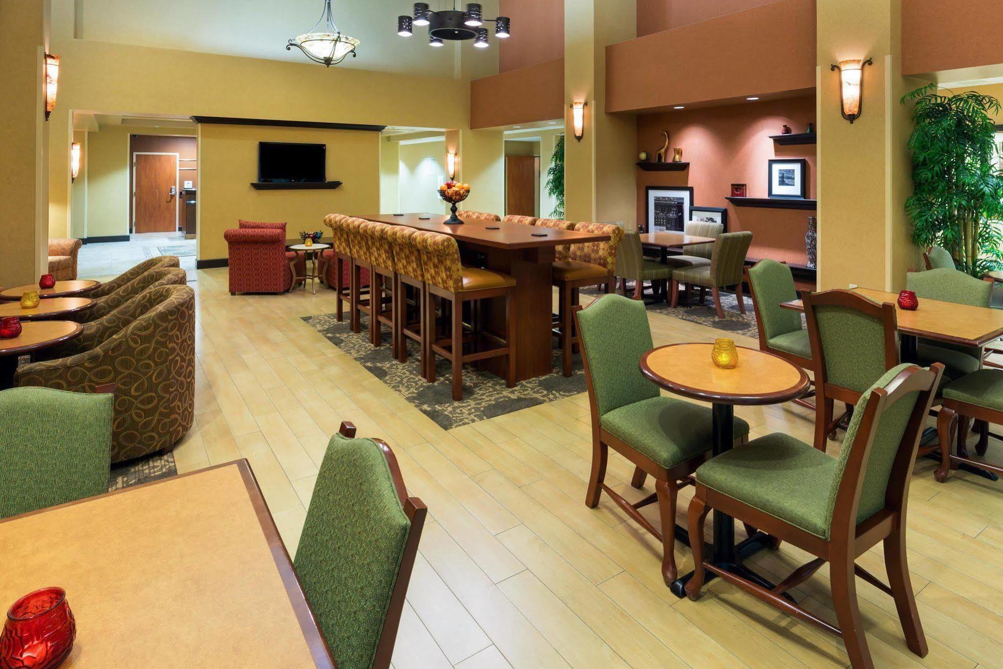 Hampton Inn & Suites Юба-Сити Экстерьер фото